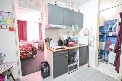 DIETZ: 2-Zimmer-Obergeschosswohnung in Rodgau Nieder-Roden – wenige Minuten vom Bahnhof entfernt! - Diele/Kochnische (697689)