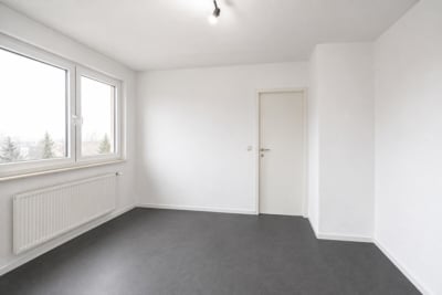 DIETZ: 2-Zimmer-Obergeschosswohnung in Rodgau Nieder-Roden – wenige Minuten vom Bahnhof entfernt! - Wohnzimmer (700649)