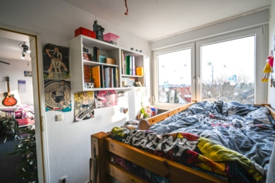 DIETZ: 2-Zimmer-Obergeschosswohnung in Rodgau Nieder-Roden – wenige Minuten vom Bahnhof entfernt! - Schlafzimmer (697686)
