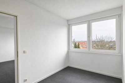 DIETZ: 2-Zimmer-Obergeschosswohnung in Rodgau Nieder-Roden – wenige Minuten vom Bahnhof entfernt! - Schlafzimmer (700650)