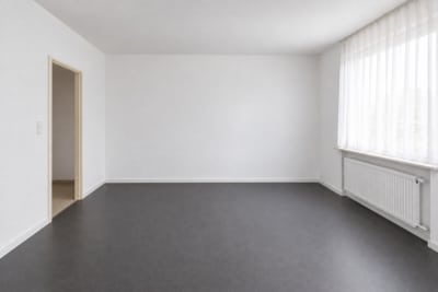 DIETZ: 2-Zimmer-Obergeschosswohnung in Rodgau Nieder-Roden – wenige Minuten vom Bahnhof entfernt! - Wohnzimmer (700648)