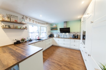 DIETZ: Bezahlbares modernisiertes EFH mit Garage – PV – Klima – Wärmepumpe in Kleestadt! - Einbauküche inklusive (642967)