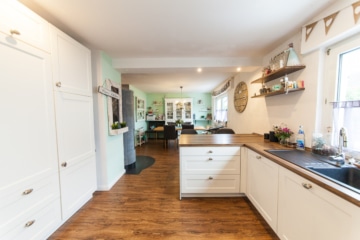 DIETZ: Bezahlbares modernisiertes EFH mit Garage – PV – Klima – Wärmepumpe in Kleestadt! - Blick Richtung Essbereich (642969)