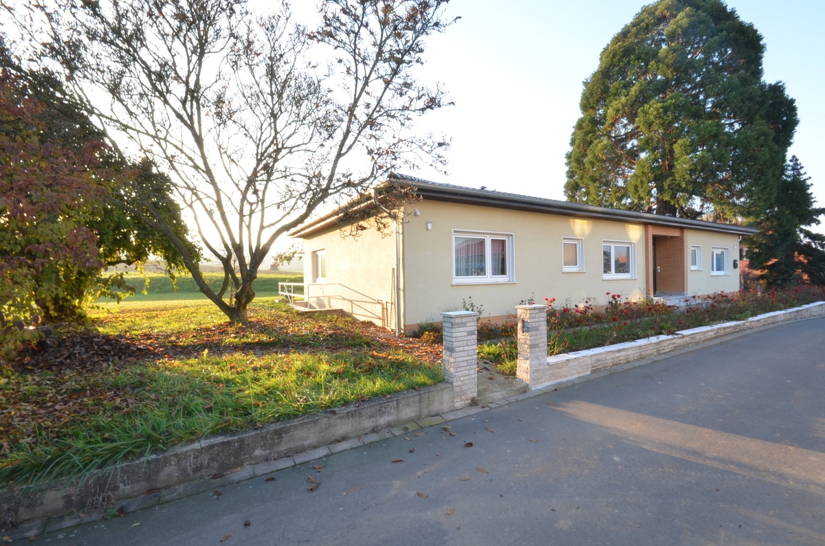 Riesen-Bungalow