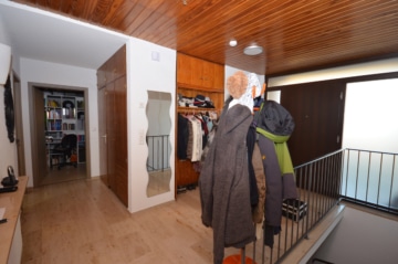 DIETZ: Bungalowimmobilie mit viel Wiesenfläche in einer herrlichen Feldrandlage von Otzberg! - Eingangsdiele (660709)