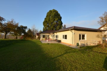 DIETZ: Bungalowimmobilie mit viel Wiesenfläche in einer herrlichen Feldrandlage von Otzberg! - Bungalow (660693)