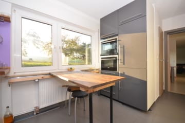 DIETZ: Bungalowimmobilie mit viel Wiesenfläche in einer herrlichen Feldrandlage von Otzberg! - Küche (660703)