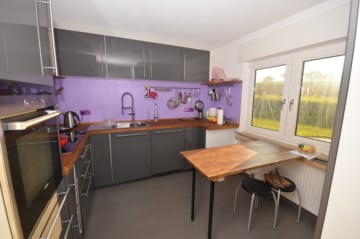 DIETZ: Bungalowimmobilie mit viel Wiesenfläche in einer herrlichen Feldrandlage von Otzberg! - Küche (660702)