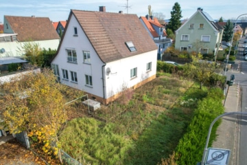 Gut geschnittenes 2-Familienhaus mit Garage, Carport, Garten und Keller! - Garten (647919)