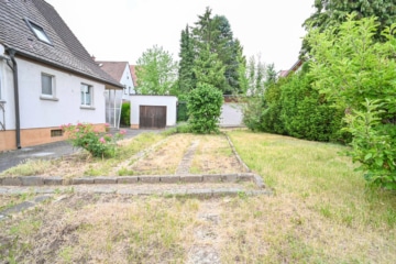 Gut geschnittenes 2-Familienhaus mit Garage, Carport, Garten und Keller! - Außenbereich (638369)