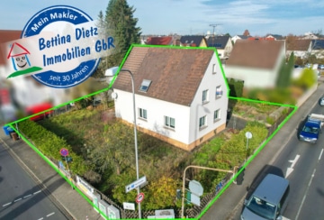 Gut geschnittenes 2-Familienhaus mit Garage, Carport, Garten und Keller! - Außenansicht (647853)