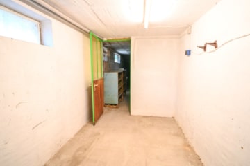 Gut geschnittenes 2-Familienhaus mit Garage, Carport, Garten und Keller! - Lagerraum 4 KG (638353)