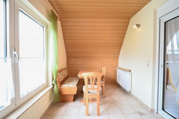 Gut geschnittenes 2-Familienhaus mit Garage, Carport, Garten und Keller! - Esszimmer OG (638334)