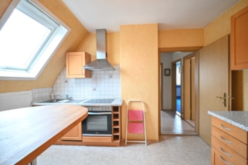 Gut geschnittenes 2-Familienhaus mit Garage, Carport, Garten und Keller! - Küche OG (638333)