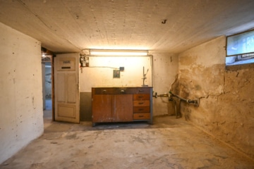 Gut geschnittenes 2-Familienhaus mit Garage, Carport, Garten und Keller! - Lagerraum 1 KG (638347)