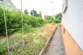 Gut geschnittenes 2-Familienhaus mit Garage, Carport, Garten und Keller! - Außenbereich