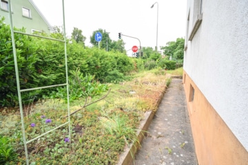 Gut geschnittenes 2-Familienhaus mit Garage, Carport, Garten und Keller! - Außenbereich (638372)