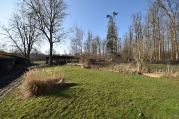 DIETZ: Reitgelände mit Stallungen für 13 Pferdeboxen auf 1,5 ha zu vermieten! Nur 20 Min von FFM! - Vorderer Bereich (666334)