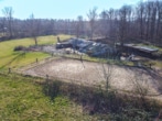 Luftbild - DIETZ: Reitgelände mit Stallungen für 13 Pferdeboxen auf 1,5 ha zu vermieten! Nur 20 Min von FFM!