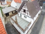 DIETZ: Provisionsfreie, renovierungsbedürftige Doppelhaushälfte mit 55qm Halle in Schaafheim - Luftansicht