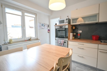 Einfamilienhaus mit Terrasse und Hofbereich in Großostheim! - Küche EG (641970)