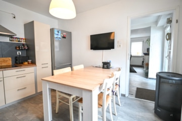 Einfamilienhaus mit Terrasse und Hofbereich in Großostheim! - Küche EG (641969)
