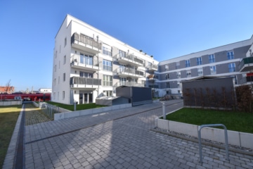 DIETZ: Moderne und helle 2-Zimmerwohnung im 2. Obergeschoss mit zwei Balkonen und TG-Stellplatz! - Außenansicht (673239)