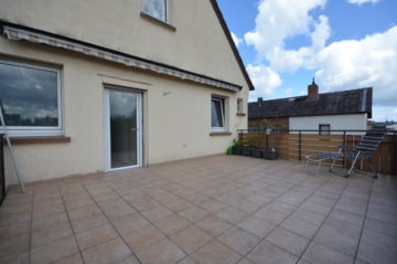 DIETZ: 1-2 Familienhaus in Urberach – modernisiert! - Große Dachterrasse (672259)