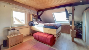 DIETZ: 1-2 Familienhaus in Urberach – modernisiert! - Zimmer 2 DG (672270)