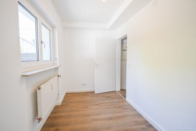 DIETZ: Terrassenwohnung im energetisch sanierten 7-Familienhaus – Nähe Godelsberg und Waldrand! - Schlafzimmer 1 von 1 (702793)