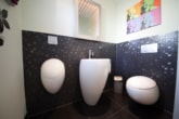 Gäste-WC - Neuwertiges Einfamilienhaus mit TOP-Ausstattung! Garage, gepflegter Garten in Hergershausen!