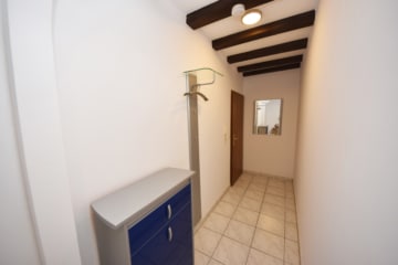 DIETZ: Modernisierte 2-Zimmer Eigentumswohnung in beliebter Wohnlage von Eppertshausen zu verkaufen! - Eingangsdiele (651368)