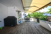 große Terrasse - DIETZ: Gepflegte 4-Zi. Erdgeschosswohnung mit Terrasse, Garten, Garage und viel Lagerfläche!