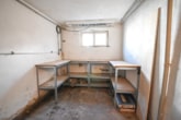 Lagerraum - DIETZ: Gepflegte 4-Zi. Erdgeschosswohnung mit Terrasse, Garten, Garage und viel Lagerfläche!