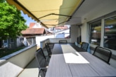 große Terrasse - DIETZ: Gepflegte 4-Zi. Erdgeschosswohnung mit Terrasse, Garten, Garage und viel Lagerfläche!