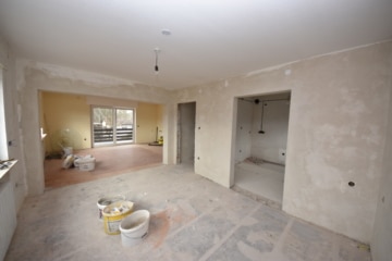 DIETZ: Kernsanierte 3-Zimmer-Wohnung in Feldrandlage von Unter-Schweinheim! Inkl. neuer Einbauküche! - Wohn- und Essbereich (670011)