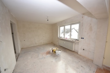 DIETZ: Kernsanierte 3-Zimmer-Wohnung in Feldrandlage von Unter-Schweinheim! Inkl. neuer Einbauküche! - Essbereich (670015)