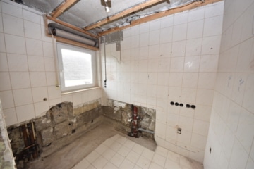 DIETZ: Kernsanierte 3-Zimmer-Wohnung in Feldrandlage von Unter-Schweinheim! Inkl. neuer Einbauküche! - Tageslichtbad (670016)