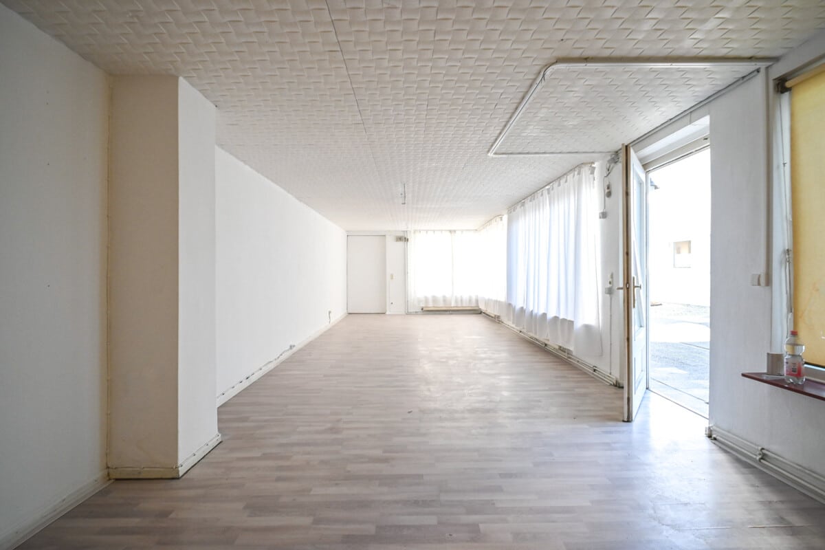 Verkaufs- oder Bürofläche EG