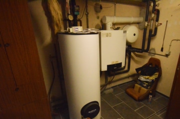 DIETZ: Modernisierte 4,5 Zimmer-Wohnung mit Balkon, Garage und eigenem Garten – Direkter Zugang! - Moderne Gas-Brennwert-Anlage (690039)