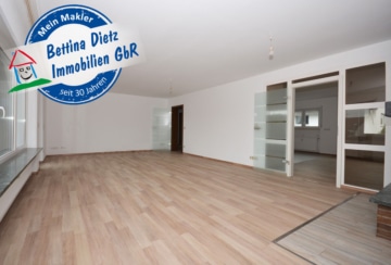 DIETZ: Modernisierte 4,5 Zimmer-Wohnung mit Balkon, Garage und eigenem Garten – Direkter Zugang!, 64807 Dieburg, Terrassenwohnung