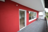 Überdachter Balkon - DIETZ: Modernisierte 4,5 Zimmer-Wohnung mit Balkon, Garage und eigenem Garten – Direkter Zugang!