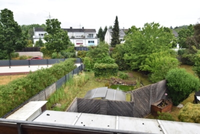 DIETZ: Modernisierte 4,5 Zimmer-Wohnung mit Balkon, Garage und eigenem Garten – Direkter Zugang! - eigener Gartenanteil (698333)