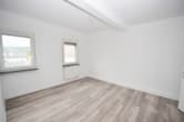 OG Schlafzimmer - DIETZ: Neu saniertes 2 bis 3 Familienhaus mit viel Platz für alle Generationen!