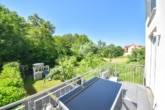 Blick in Ihren Garten und Wald - DIETZ: Junges Familienhaus mit 837 m² großen, idyllischen Waldgrundstück in Laufach!