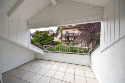 DIETZ: 5-Zimmer-Dachgeschosswohnung mit Garage, Balkon im energetisch sanierten 7FH! Nähe Waldrand! - Balkon (702743)