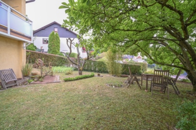 DIETZ: Gepflegter Bungalow mit Garten, Garage und Keller in herrlicher Lage von Wiebelsbach! - Garten (700305)
