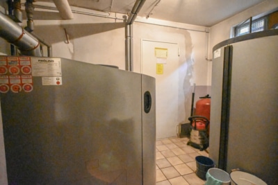 DIETZ: Gepflegter Bungalow mit Garten, Garage und Keller in herrlicher Lage von Wiebelsbach! - Heizungsraum KG (700300)