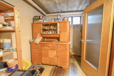 DIETZ: Gepflegter Bungalow mit Garten, Garage und Keller in herrlicher Lage von Wiebelsbach! - Abstellkammer KG (700293)