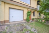 Garage - DIETZ: Gepflegter Bungalow mit Garten, Garage und Keller in herrlicher Lage von Wiebelsbach!